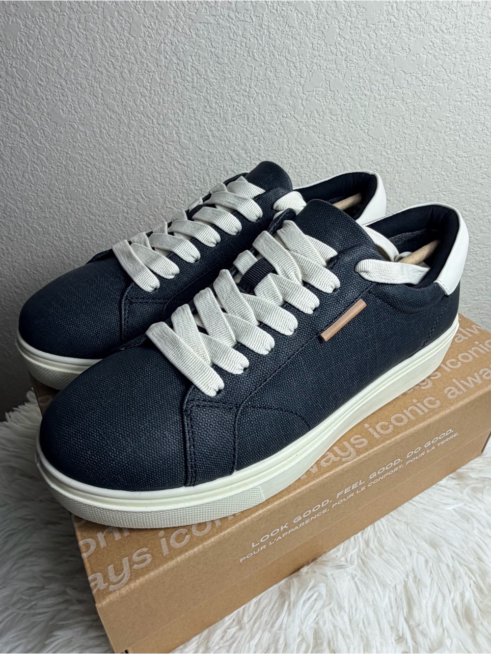 Dr Scholl’s Madison Cloud Lace Up Sneaker in Black 7M